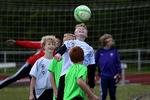 Danmark er tæt på en Europarekord, når det gælder frivilligt arbejde, som for eksempel at træne fodbolddrenge. Finn Frandsen/POLFOTO