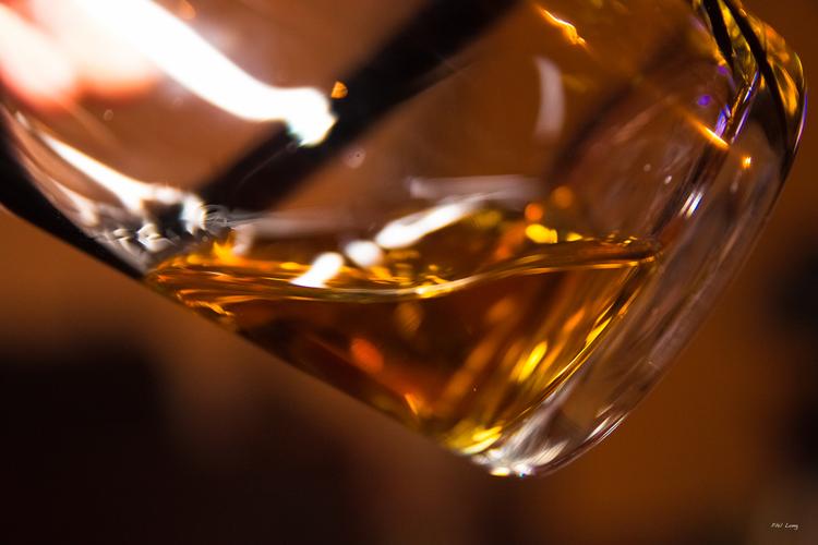 Du kan få flere forskellige slags sjælden whisky på Hotel Skansen. Som whisky, der har ligget på havets bund i over 100 år eller japanske samlerflasker. Phil Long/Flickr Creative Commons