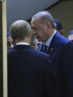 Putin og Erdogan forud for mandagens pressemøde i Sochi, hvor de to ledere blev enige om at etablere en 15-25 km bred demilitariseret zone omkring Idlib. AP