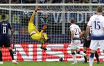 Efter 56 minutter skød Christian Eriksen på mål, og da bolden kom retur, prøvede Eriksen igen, og via en forsvarsspiller sejlede bolden ind over   Samir Handanovic. Luca Bruno/AP