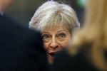 Klokken var næsten 01 i nat, da Storbritanniens premierminister, Theresa May, fik ordet til en direkte appel til sine EU-kolleger på minitopmødet i Salzburg. Frank Augstein/AP