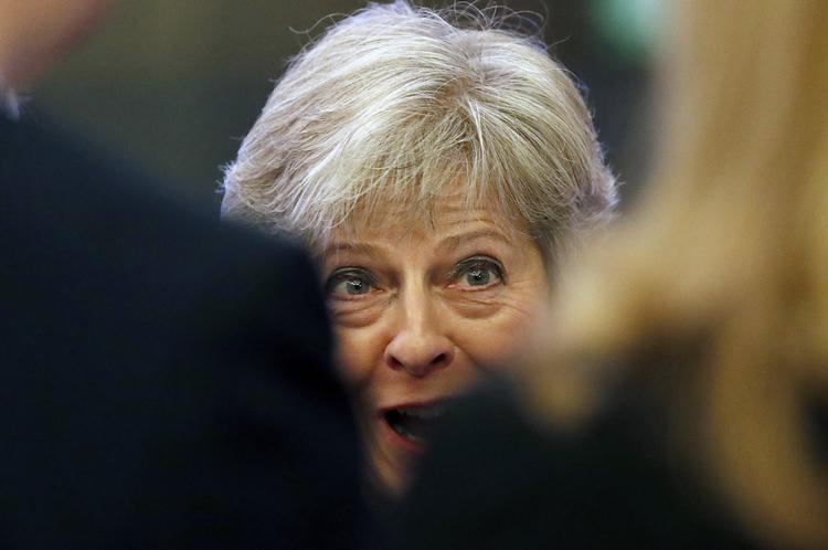 Klokken var næsten 01 i nat, da Storbritanniens premierminister, Theresa May, fik ordet til en direkte appel til sine EU-kolleger på minitopmødet i Salzburg. Frank Augstein/AP