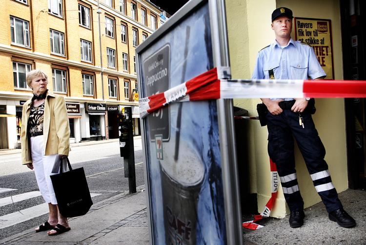 Tilbage i 2006 endte det fatalt, da en 43-årig psykisk syg mand gik grassat i en 7-Eleven-kiosk på Frederiksberg og blev skudt af de tilkaldte betjente. (arkiv) Niels Hougaard/POLFOTO