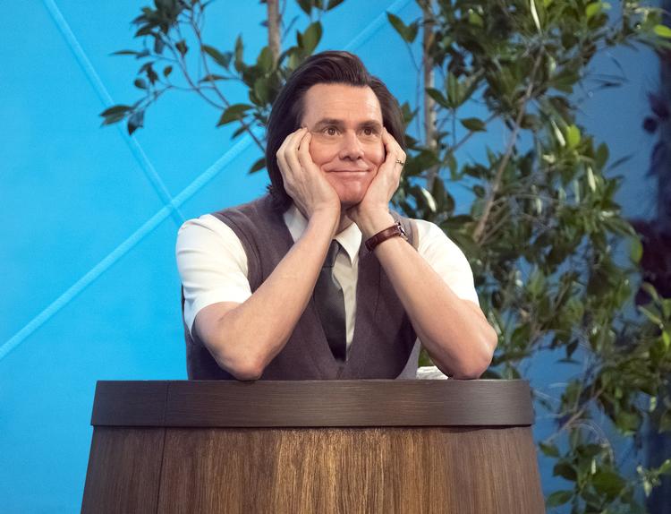 I den Michel Gondry-instruerede serie 'Kidding' spiller Jim Carrey børne-tv-værten Mr. Pickles, som må smile til kameraet igennem sorgen over at have mistet sin søn i et trafikuheld. Erica Parise/AP