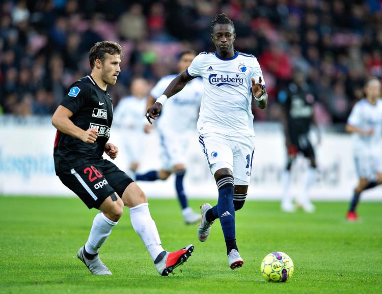 FC Midtjyllands Erik Sviatchenko (tv.) var på ny stærk i søndags i storkampen mod FC København. Erik Sviatchenko er som klubkammeraterne Kian Hansen og Alexander Scholz kommet til FCM efter ophold i udlandet. Henning Bagger/Ritzau Scanpix