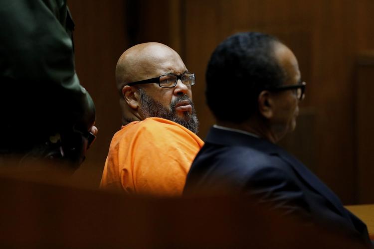 Marion 'Suge' Knight sammen med sin forsvarer i retten i Los Angeles. Gary Coronado/AP