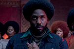 Ron (John David Washington) får ideen til at infiltrere Ku Klux Klan i Spike Lees ’BlacKkKlansman’. Focus Features