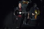Paul Simon under sin sidste koncert på sin sidste turne. Han sluttede hjemme i Queens, hvor han voksede op.   Evan Agostini/AP