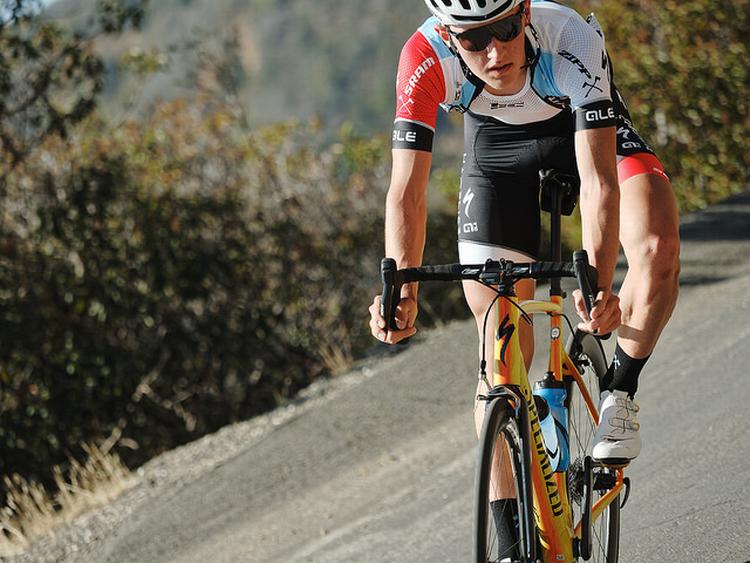 Mikkel Bjerg ses her i aktion for sin amerikanske arbejdsgiver Hagens Berman Axeon, som han berigede med en sejr allerede i sin første start. Foto: Davey Wilson. 