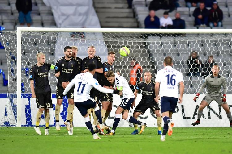 Sejrsmålet scorede Tobias Sana, da han sendte et frispark direkte i mål. Bo Amstrup/Ritzau Scanpix