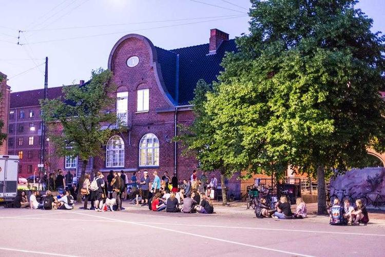 Siden 1999 har KraftWerket været springbræt for morgendagens kulturskabere, et åndehul for unge kulturelle entreprenører og et fristed for kreative sjæle. Pr-foto