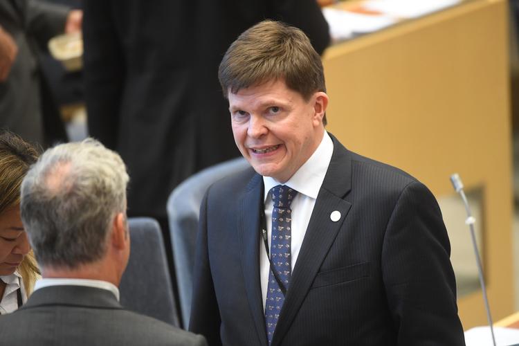 Andreas Norlén fra Moderaterna er blevet valgt til posen som talman. Det er det højeste embede, man kan vælges til i Sverige, og han får en ledende rolle i regeringsdannelsen.  10080 Fredrik Sandberg/tt/Ritzau Scanpix