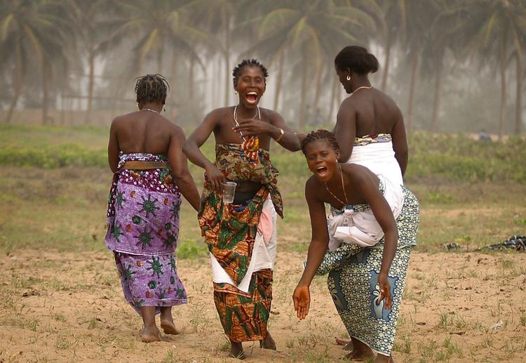 Dette foto er taget i Benin. Jeg havde en lille bærbar printer med, og det vakte stor jubel at få et foto af sig selv. Thomas Trojel