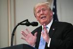 Donald Trump vil ikke afvise at ændre mening om Brett Kavanaugh, som han har indstillet til den ledige post som dommer i USA's højesteret. Mary Altaffer/AP