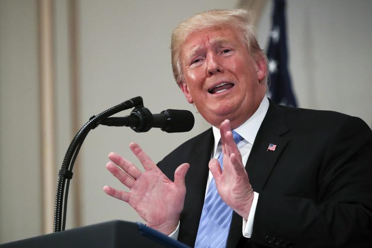Donald Trump vil ikke afvise at ændre mening om Brett Kavanaugh, som han har indstillet til den ledige post som dommer i USA's højesteret. Mary Altaffer/AP