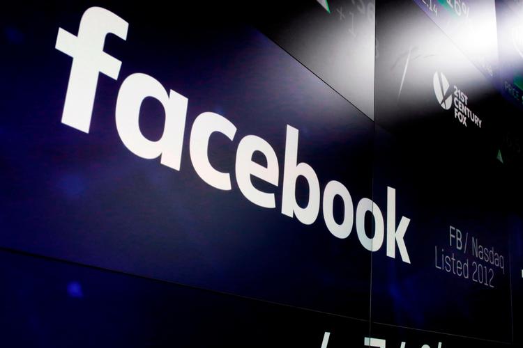 
    Den seneste sikkerhedsbrist har eksisteret siden juli 2017. Den blev dog først lokaliseret torsdag lokal tid. Facebook oplyser, at det nu har løst problemet.
Selskabet, der har flere end 2,2 milliarder månedlige brugere, har underrettet myndighederne i USA, ligesom at myndighederne i Irland, hvor Facebook har sit europæiske hovedsæde, er blevet underrettet. (AP Photo/Richard Drew, File)
   Richard Drew/AP