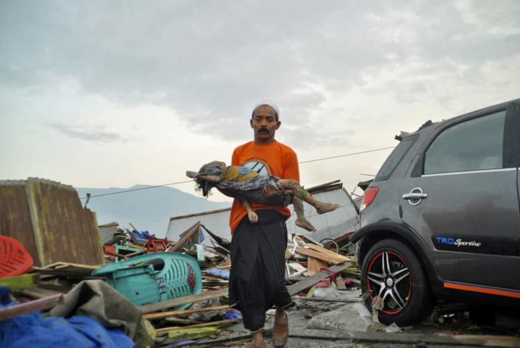 
  Mindst 384 mennesker har mistet livet i Indonesien. Rifki/AP