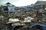 
    Indonesiens geologiske agentur (BMKG) har lørdag måttet værge sig mod kritik af, at man ophævede tsunamivarslet for tidligt. Rifki/AP
