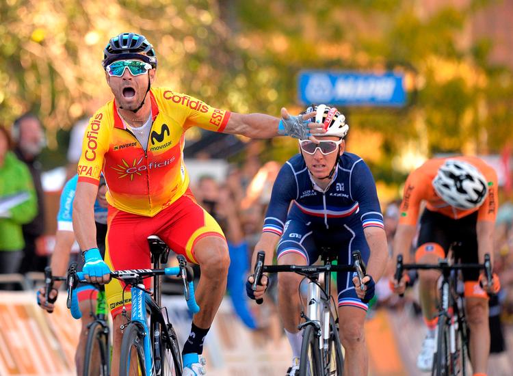 Endelig lykkedes det for Alejandro Valverde at vinde et VM, og her jubler spanieren over triumfen. Herbert Neubauer/Ritzau Scanpix
