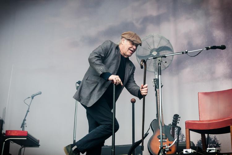 Kim Larsen er død - men han lever videre på avisernes forsider i morgen.  Per Lange/POLFOTO