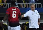 Den seneste tid er der taget forskud på vinterens frost, når den franske verdensmester Paul Pogba og José Mourinho har hilst på hinanden. Alain Grosclaude/Ritzau Scanpix