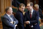 Statsminister Lars Løkke Rasmussen, Radikale Venstres formand, Morten Østergaard, og Socialdemokraternes politiske ordfører, Nicolai Wammen, mødes til en beleven passiar ved Folketingets åbning i 2017.
   Jens Dresling (arkiv)/POLFOTO