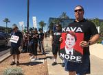 Som i så mange andre spørgsmål er amerikanerne også delte i spørgsmålet om udnævnelsen af Brett Kavanaugh som ny højesteretsdommer. Patricio Espinoza/Ritzau Scanpix