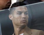 Ronaldo sag på lægterne med karantæne, da Juventus spillede tirsdag aften. Luca Bruno/Ritzau Scanpix