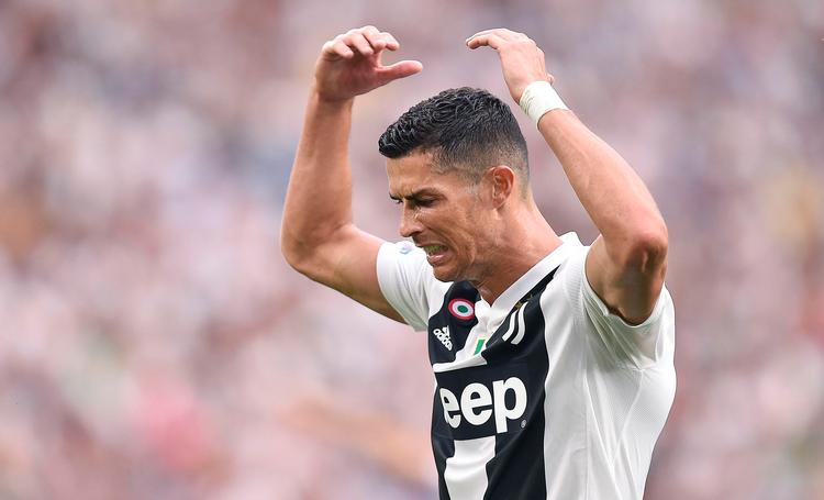 Cristiano Ronaldo er under pres fra flere sider i en sag, hvor han bliver beskyldt for voldtægt. Alessandro Di Marco/AP