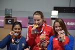 Medaljerne i 10 meter riffelskydning gik til inderen Mehuli Ghosh, danskeren Stephanie Grundsøe og serberen Marija Malic. Cecilie Hedegaard Bak, Danmarks Idræts-Forbund