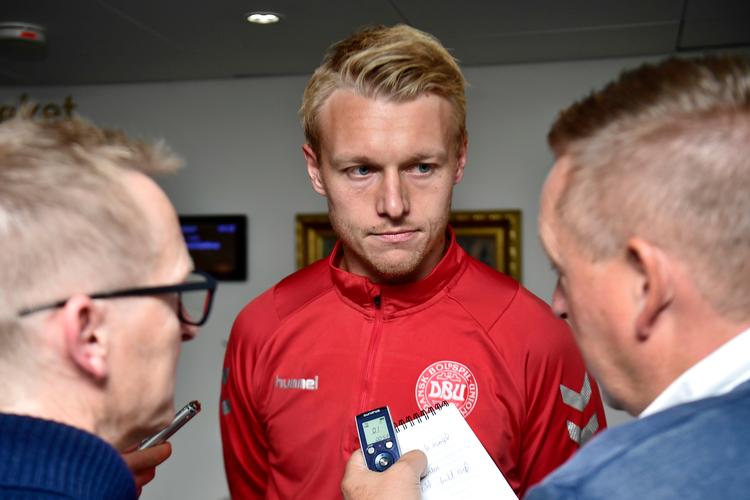 Simon Kjær erkender nu, at hans og andre landsholdsspilleres evner som kommunikatører ikke er helt i top. Bo Amstrup/Ritzau Scanpix