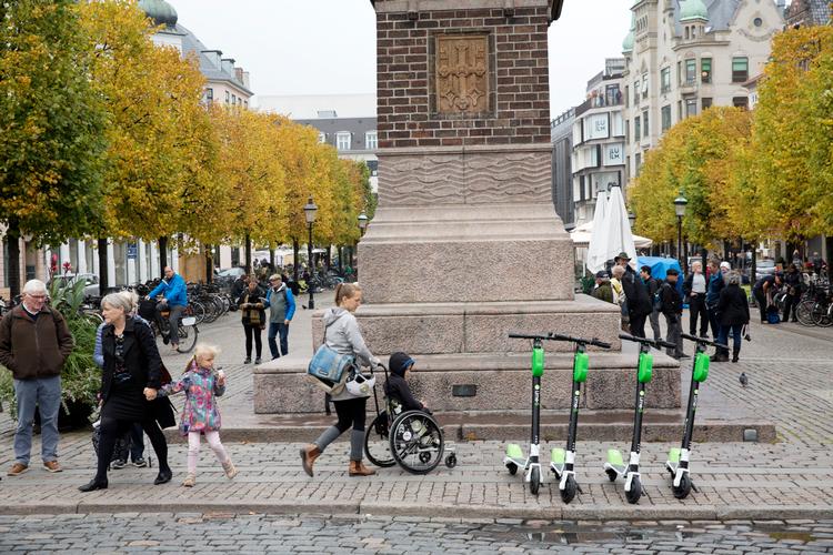 Det amerikanske firma Lime lancerede i fredags 200 løbehjul i København. Thomas Borberg/POLFOTO
