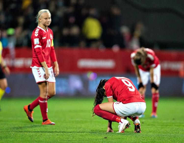 Efter endnu et nederlag til Holland i VM-playoff går der lang tid, før Pernille Harder og Nadia Nadim skal spille en betydende landskamp. Henning Bagger/Ritzau Scanpix