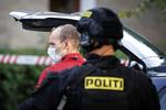 Det var i august, at svært bevæbnet politi, hunde og politiets teknikere undersøgte biler og en lejlighed i Tingbjerg. Nu er sagen mere eller mindre frafaldet for alles vedkommende.
 Jens Dresling/POLFOTO