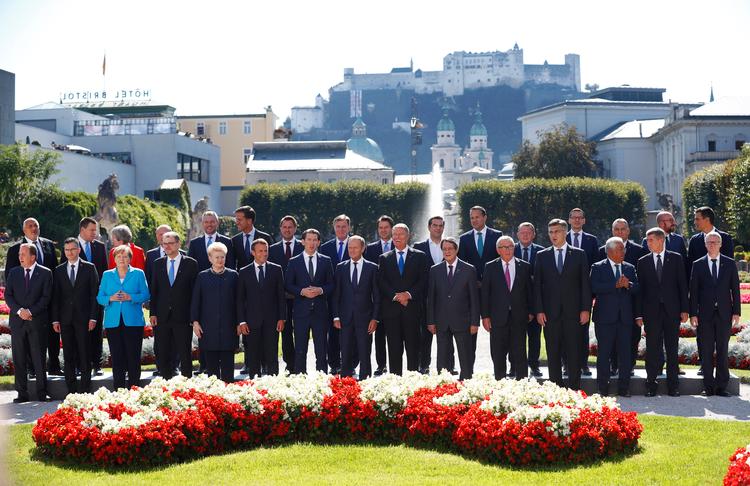 Gruppefoto af EU-landenes stats- og regeringschefer efter topmødet i Salzburg i Østrig 20. september 2018. Foto: AP Photo/Matthias Schrader Matthias Schrader/AP