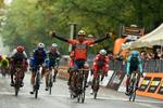 Sonny Colbrelli jubler over sejren i Gran Piemonte. Foto: LaPresse - Ferrari/Alpozzi. 