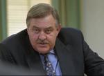 Roelof 'Pik' Botha, der gennem mange år var udenrigsminister i Sydafrika er død.  Sasa Kralj/AP