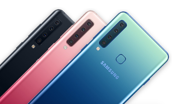 Der er hele fire kameraer bagpå den nye Samsung GALAXY A9 og et enkelt foran, og det er den første mainstream-telefon med så mange linser på. PR