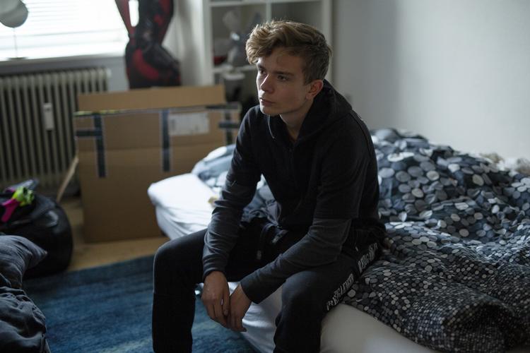 17-årige Jonas Kowalewski er i dag glad for at være startet på et erhvervsgymnasium. Men årene i folkeskolen var voldsomme, og han udviklede angst og skolevægring. I en årrække var han kun meget lidt - eller slet ikke - i skole.
     Therese Jægtvik/POLFOTO