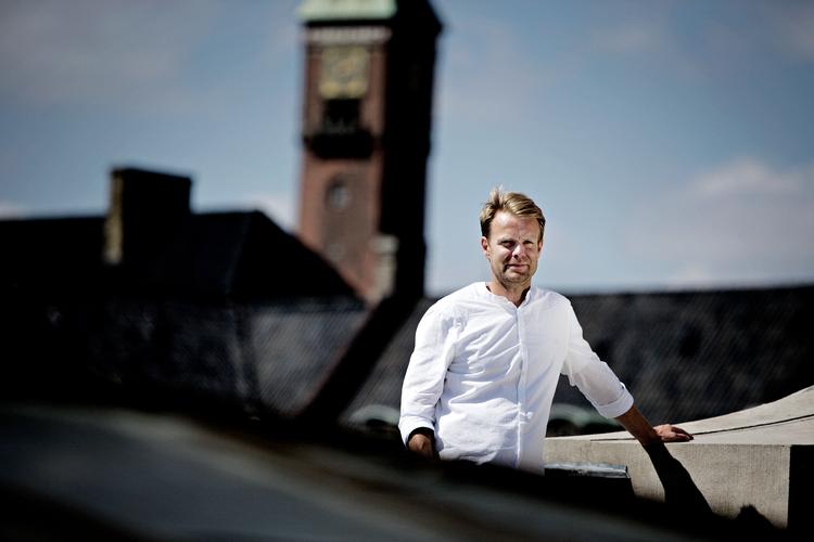 Niko Grünfeld, Kulturborgmester i København, har brugt 130.000 kroner på at omdanne sit borgmesterkontor til et 'minikulturhus'. Martin Lehmann/POLFOTO