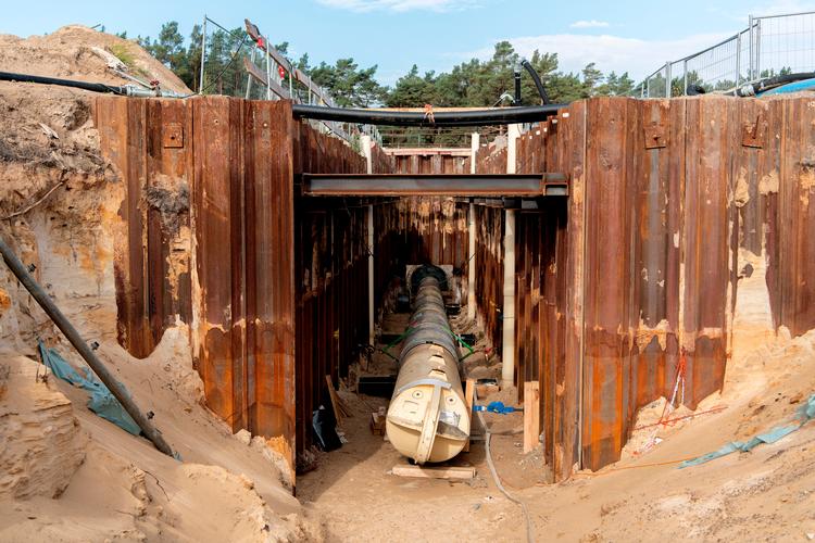 Forbindelsen til fastlandet er klar for Nord Stream 2-gasledningen her ved Lubmin i Tyskland. Men arbejet ude på Østersøen kan gå i stå, når førlæggerne nærmer sig Bornholm. Peter Hove Olesen/POLFOTO