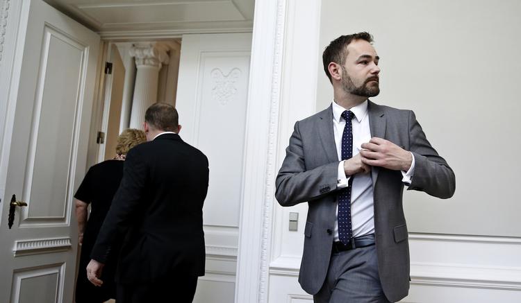 Formanden for Kommunernes Landsforening, Jacob Bundsgaard (S), vil koble udligningsreformen til regeringens kommende sundhedsreform. Her er han på vej ind til møde med statsminister Lars Løkke Rasmussen (V) under trepartsforhandlingerne i 2016. 
   Jens Dresling/POLFOTO