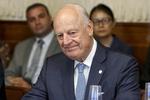
    FN's særlige udsending i Syrien, Staffan de Mistura, meddelte i dag, at han  træder tilbage fra sin post ved udgangen af november.  (Salvatore Di Nolfi/Keystone via AP, Pool)
   Salvatore Di Nolfi/AP