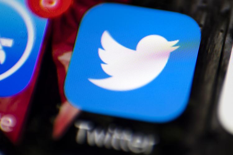 
    Det sociale medie Twitter har onsdag lagt et overblik frem over alle de tusindvis af konti og millioner af opslag, som siden 2016 er blevet fjernet, fordi det har forsøgt at sprede misinformation. (AP Photo/Matt Rourke)
   Matt Rourke/AP