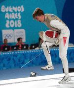 Jonas Winterberg-Poulsen midt i et glædesudbrud, efter han har sikret sig en bronzemedalje i fleuretfægtning ved ungdoms-OL. Kate Green/AP