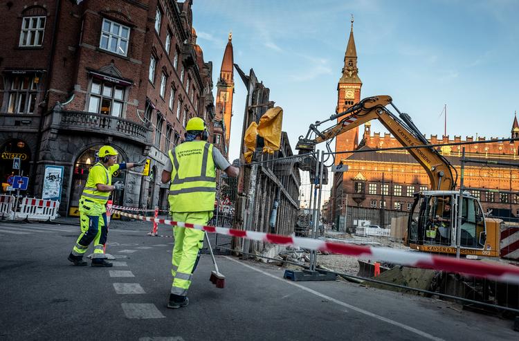 Byggeriet af den nye metrolinje, Cityringen, har gennem seks år haft en overflod af dårlige sager om arbejdsforholdene for de mange arbejdere. En 180-graders vending fra ledelsen får nu ros fra 3F. Henning Hjorth