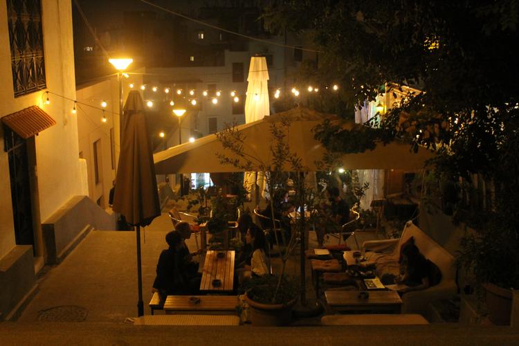 Stemningen er god en fredag aften på Route 961, hvor man kan spille brætspil og nyde gode specialøl. Julie Tantholdt-Hansen