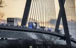 Farøbroerne er tirsdag sidst på formiddagen blevet spærret for trafik i begge retninger. (arkiv) Per Rasmussen/POLFOTO