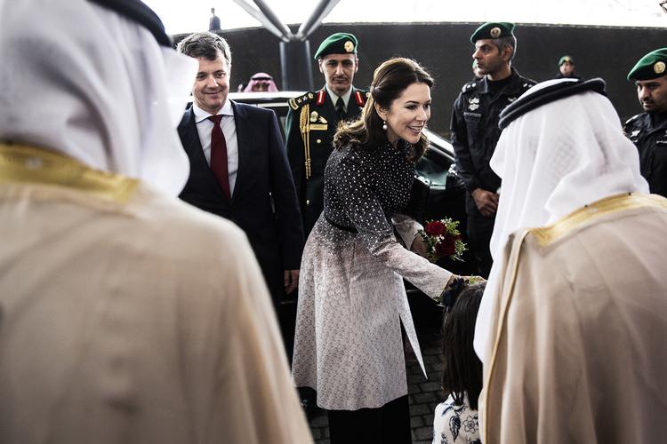 Udenrigsminister Anders Samuelsen overvejer om Danmark skal tage yderligere diplomatiske skridt over for saudi-Arabien. Her ses kronprinsesse Mary og kronprins Frederik i forbindelse med et dansk erhvervsfremstød i oliestaten. (arkiv) Niels Hougaard/POLFOTO