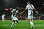 Blaise Matuidi fejrer sit holds 1-0-scoring, som Paulo Dybala stod for tirsdag aften på Old Trafford mod Manchester United i Champions League. Oli Scarff/Ritzau Scanpix